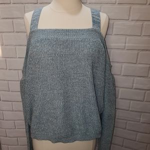 Cold shoulder sweater. M. Preowned.